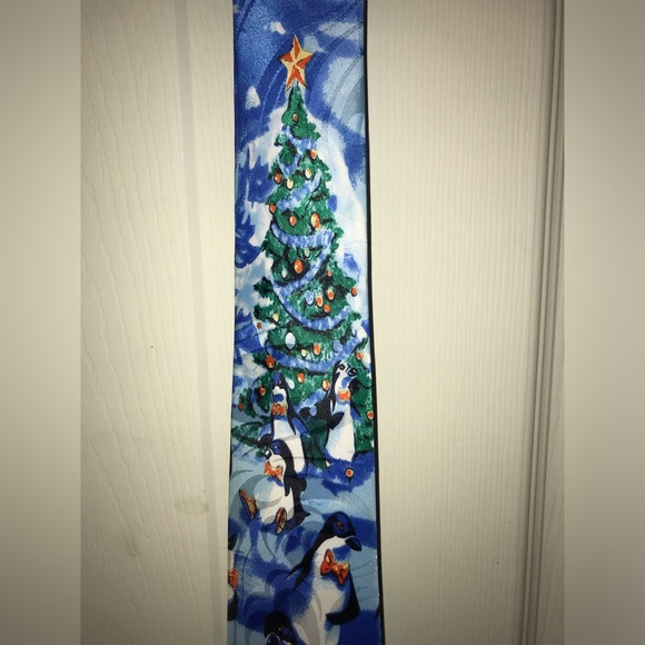 Christmas Penguins Ice Skating Mens Silk Tie - Picture 3 of 5
